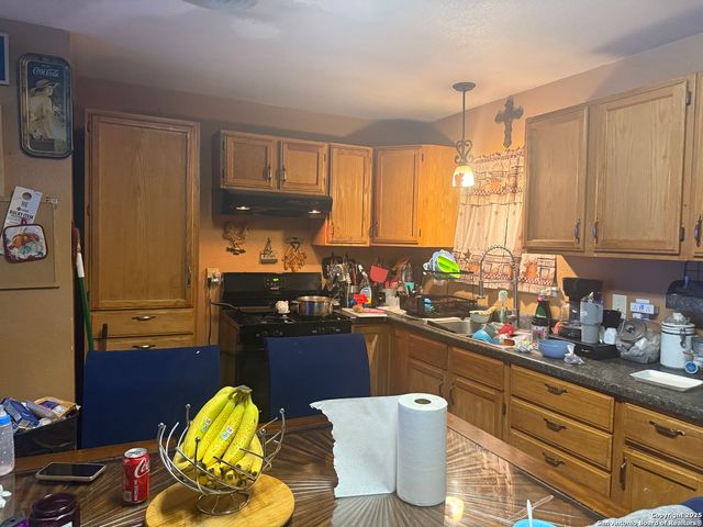 1030 Utopia, San Antonio, TX 78223