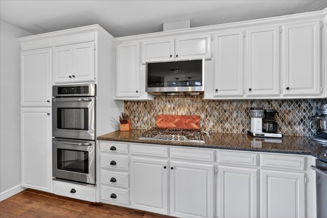 1603 Valleycrest Lane, Carrollton, TX 75006