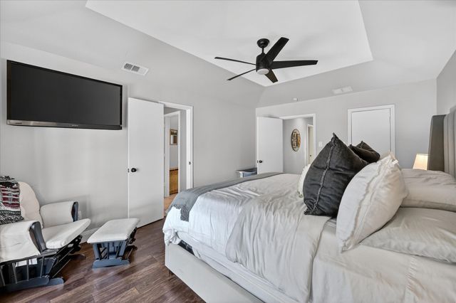 1603 Valleycrest Lane, Carrollton, TX 75006