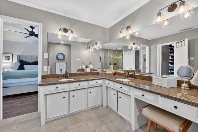 1603 Valleycrest Lane, Carrollton, TX 75006