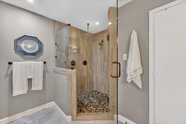 1603 Valleycrest Lane, Carrollton, TX 75006