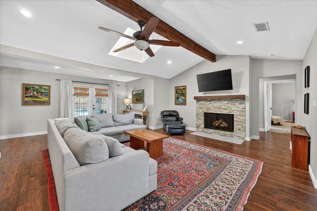 1603 Valleycrest Lane, Carrollton, TX 75006
