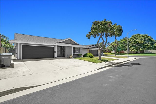 1242 Sultan Circle, Carson, CA 90746