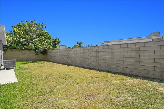 1242 Sultan Circle, Carson, CA 90746