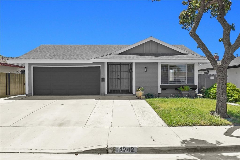 1242 Sultan Circle, Carson, CA 90746