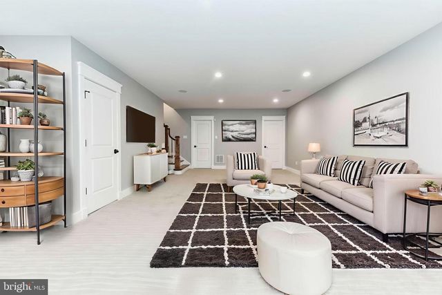 1921 N GEORGE MASON DR, Arlington, VA 22207