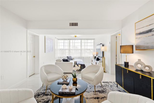 3635 Whitehall Dr 401, West Palm Beach, FL 33401