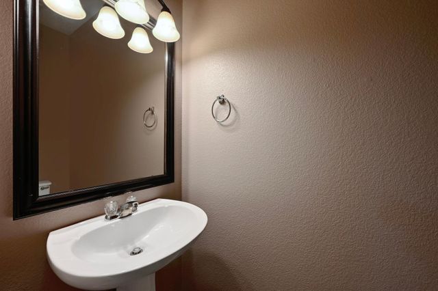 964 Hometown PKWY, Kyle, TX 78640