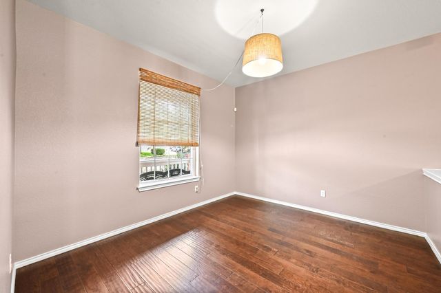 964 Hometown PKWY, Kyle, TX 78640