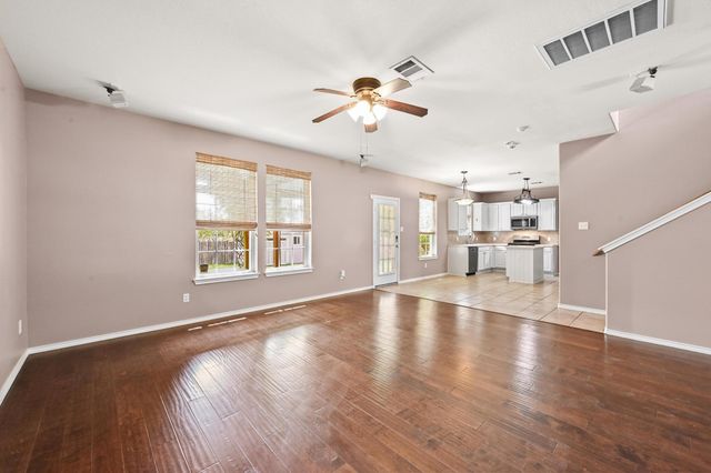 964 Hometown PKWY, Kyle, TX 78640