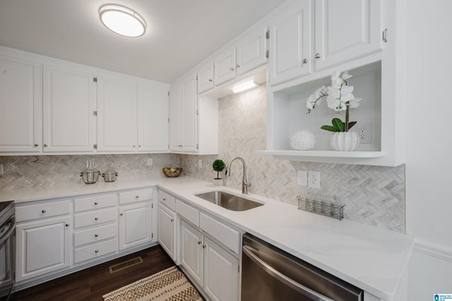 1676 FIVE POINTS ROAD, Cleveland, AL 35049