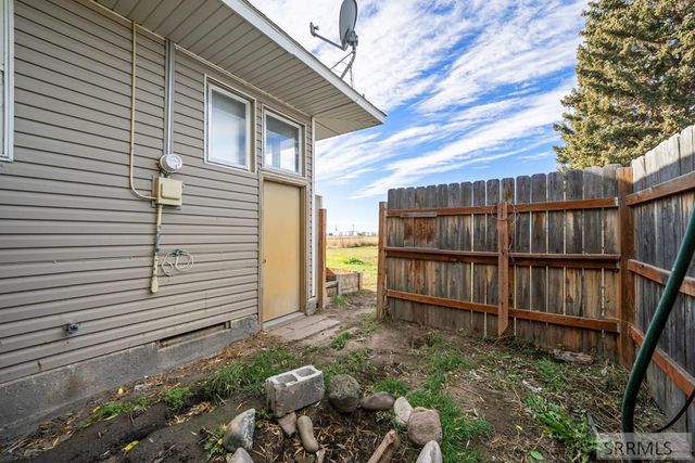 583 N 3500 E, Menan, ID 83434