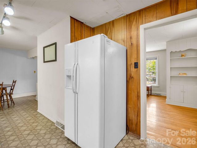 215 Varden Place, Swannanoa, NC 28778