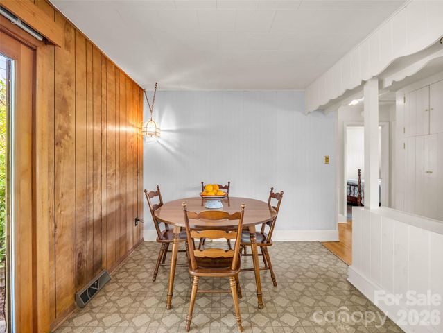 215 Varden Place, Swannanoa, NC 28778