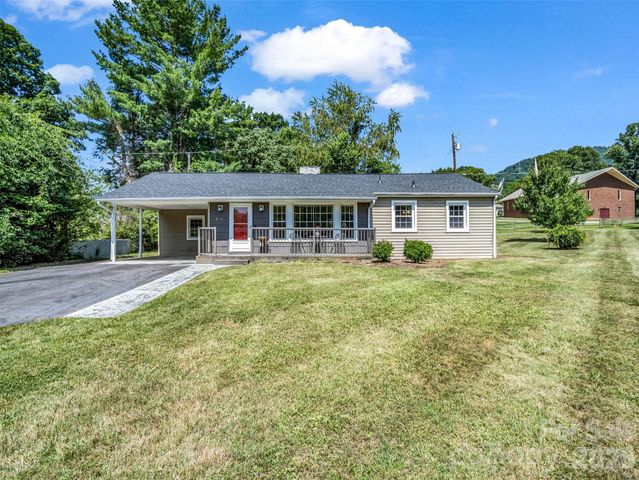 215 Varden Place, Swannanoa, NC 28778