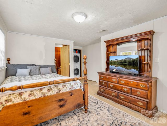 215 Varden Place, Swannanoa, NC 28778