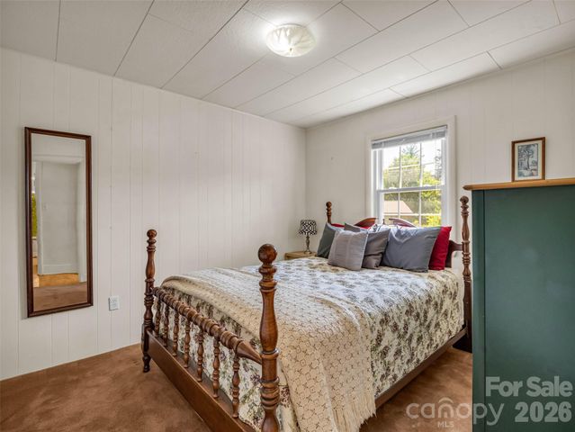 215 Varden Place, Swannanoa, NC 28778