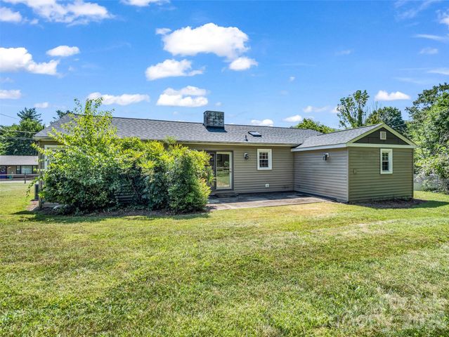 215 Varden Place, Swannanoa, NC 28778