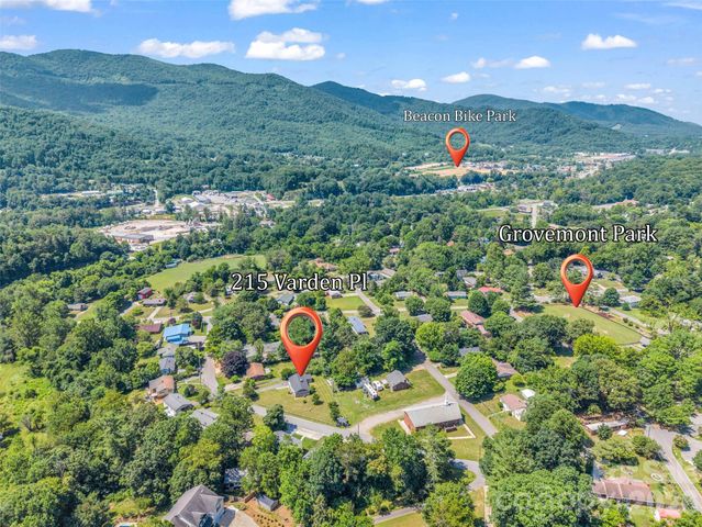 215 Varden Place, Swannanoa, NC 28778
