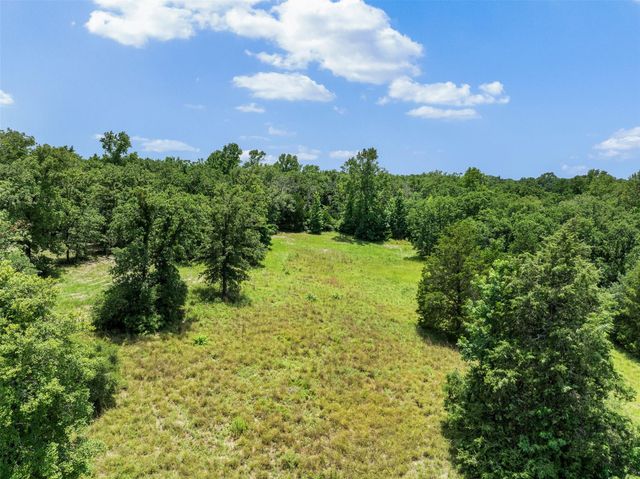 17952 County Road 224, Oakwood, TX 75855
