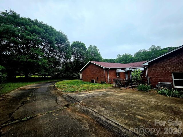 216 Country Club Road 5, Shelby, NC 28152