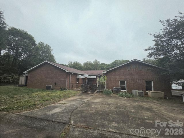 216 Country Club Road 5, Shelby, NC 28152