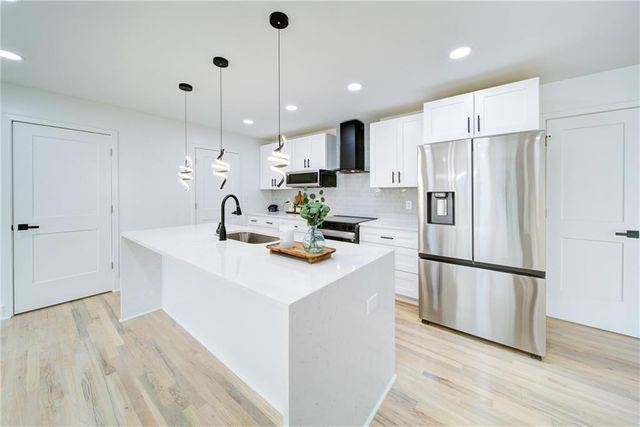 4307 Cedar Wood Drive SW, Lilburn, GA 30047