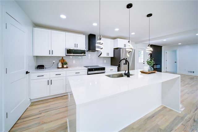 4307 Cedar Wood Drive SW, Lilburn, GA 30047