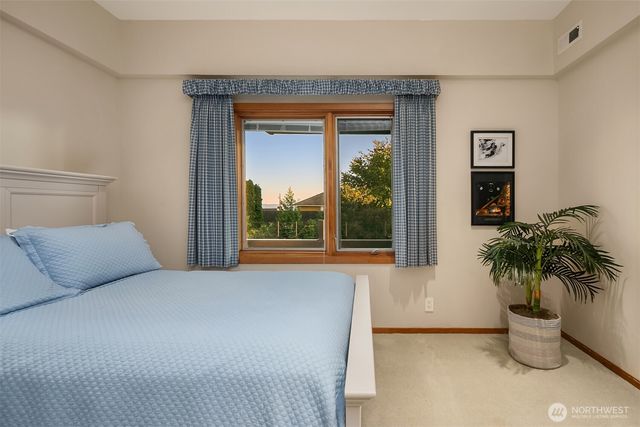 2337 NW 194th Place, Shoreline, WA 98177