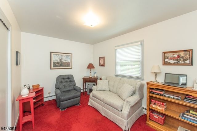 1 Aspen Rd, Ringwood Boro, NJ 07456