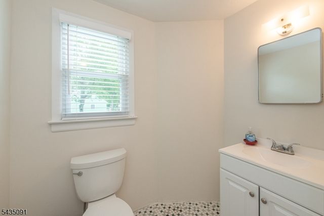 1 Aspen Rd, Ringwood Boro, NJ 07456