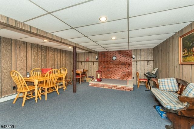 1 Aspen Rd, Ringwood Boro, NJ 07456