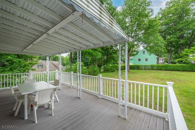 1 Aspen Rd, Ringwood Boro, NJ 07456