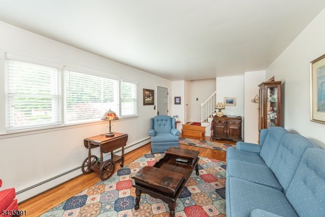 1 Aspen Rd, Ringwood Boro, NJ 07456
