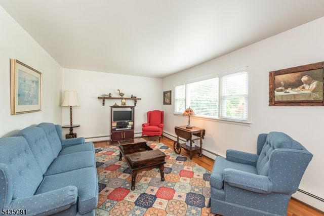 1 Aspen Rd, Ringwood Boro, NJ 07456