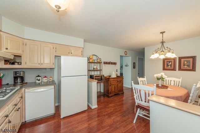1 Aspen Rd, Ringwood Boro, NJ 07456