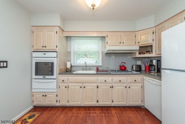 1 Aspen Rd, Ringwood Boro, NJ 07456