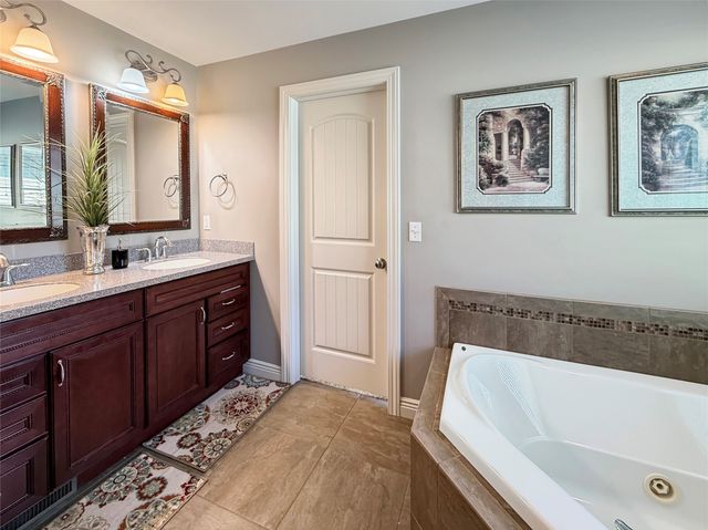 4385 STONE CREEK Drive, Erie, PA 16506