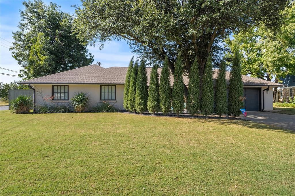 1600 Randel Road, Nichols Hills, OK 73116