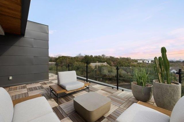 208 Ashworth DR, Austin, TX 78746