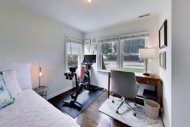 5005 N Rutherford Avenue, Chicago, IL 60656