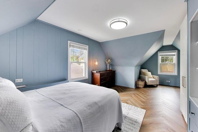 5005 N Rutherford Avenue, Chicago, IL 60656