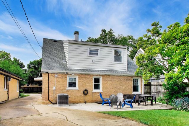 5005 N Rutherford Avenue, Chicago, IL 60656