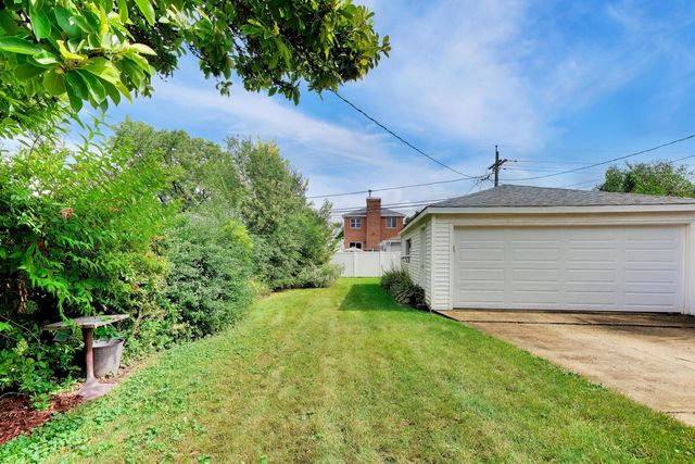5005 N Rutherford Avenue, Chicago, IL 60656