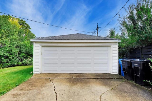 5005 N Rutherford Avenue, Chicago, IL 60656