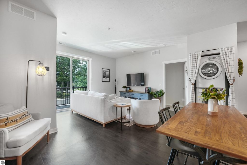 Image 1 of property listing at 630-203 Garfield Avenue, S # 203, Traverse City, MI 49686