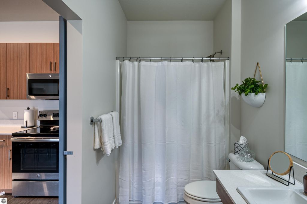 Image 12 of property listing at 630-203 Garfield Avenue, S # 203, Traverse City, MI 49686