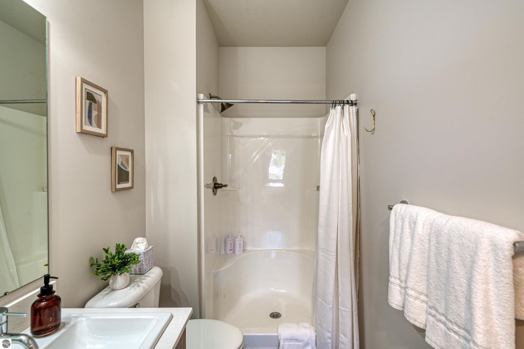 Image 14 of property listing at 630-203 Garfield Avenue, S # 203, Traverse City, MI 49686