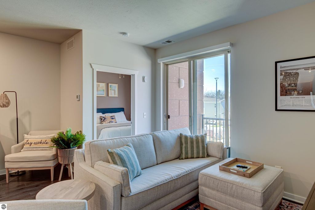 Image 15 of property listing at 630-203 Garfield Avenue, S # 203, Traverse City, MI 49686