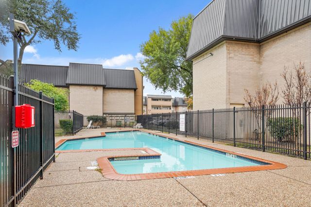 8415 Hearth Drive 06, Houston, TX 77054